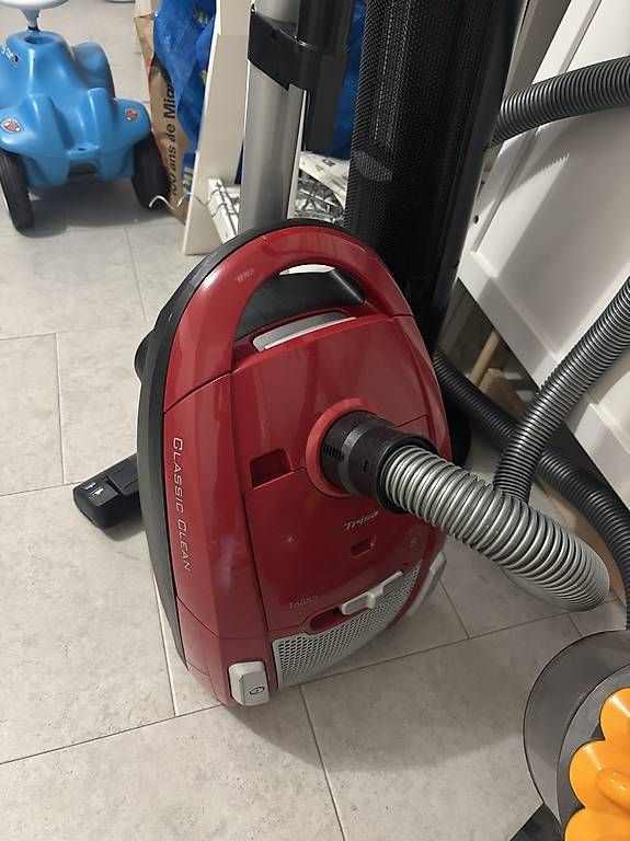 Aspirateurs & Accessoires: Trisa Classic Clean T6883 – D'occasion à Schänis par NadiaF91