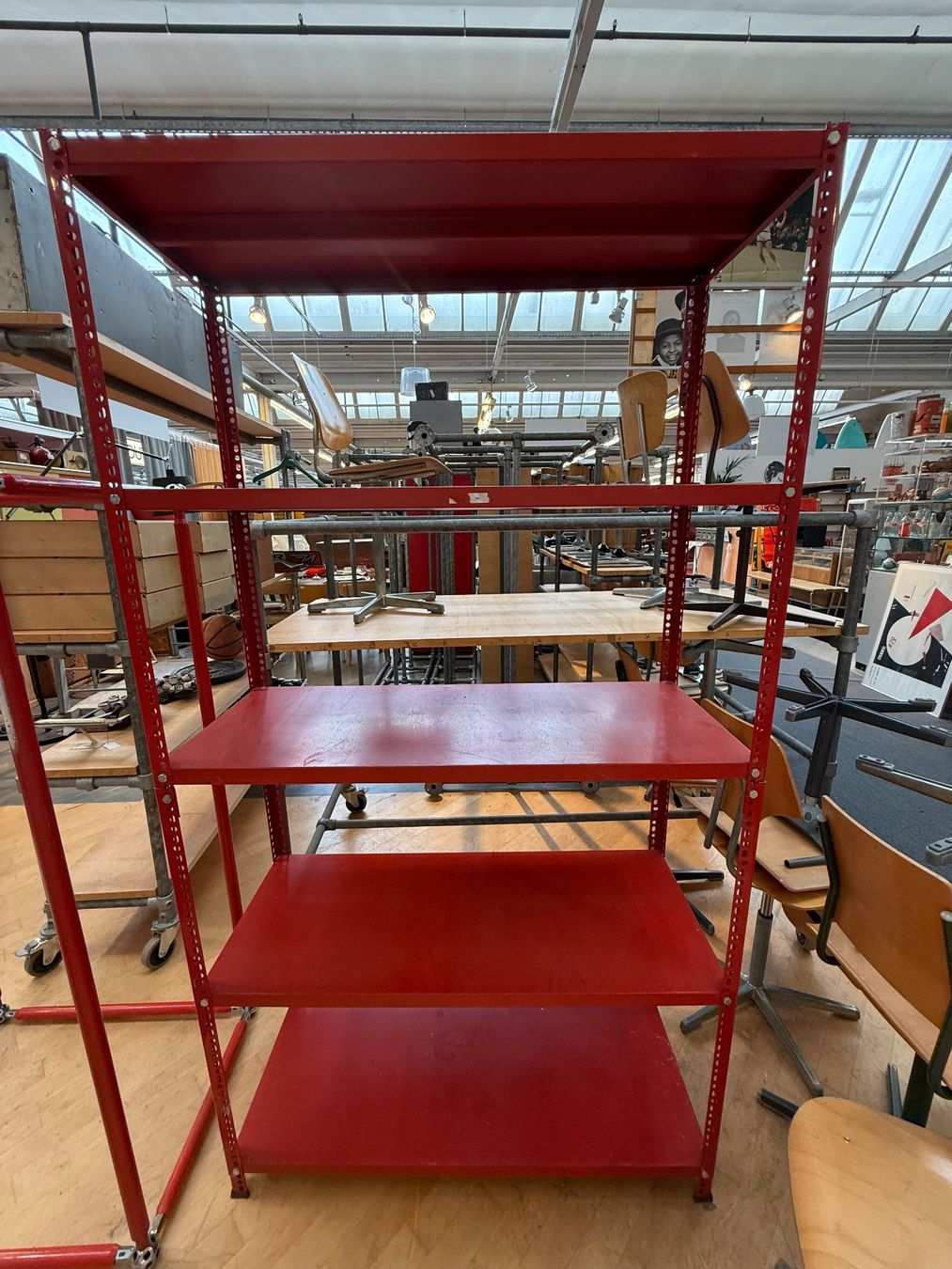 Scaffali: Industrial Metallregal Rot – Usato da Fulenbach venduto da Annie.s_Mid_Century