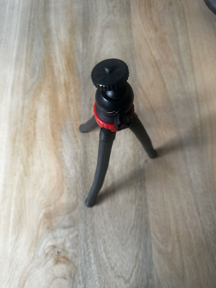 Treppiedi & Teste: Mini Stativ mit Kugelkopf schwarz rot – Usato da Thalwil venduto da joh_krt6 1