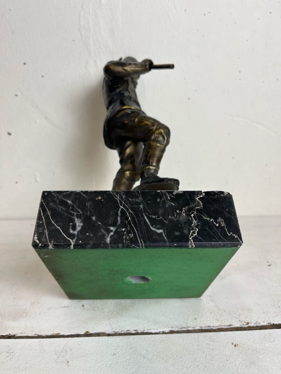 Figurines: Antike Bronce Figur auf edlem  Marmorsockel – D'occasion à Dettighofen par Moshop 7