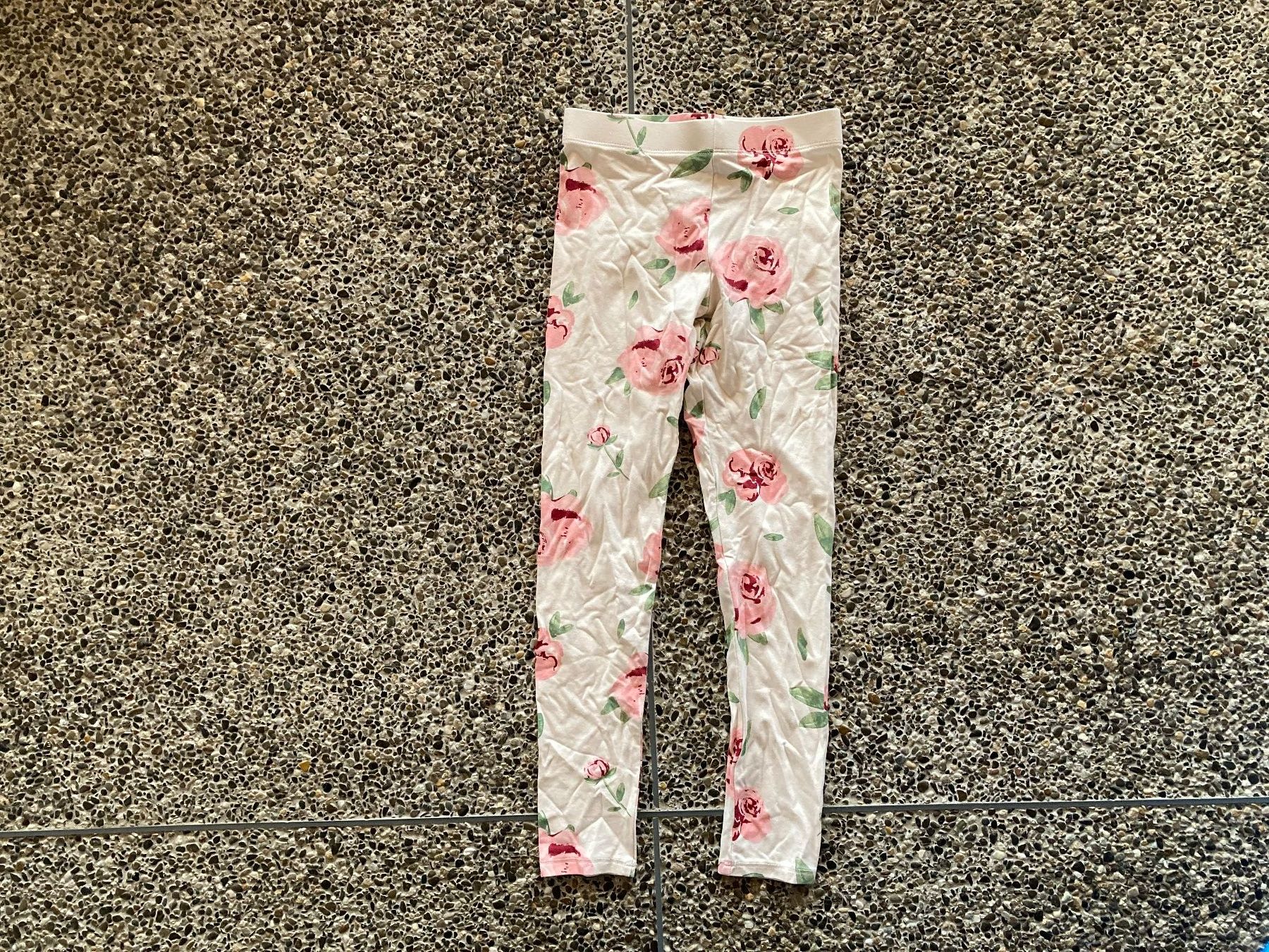 H&M Collant & Leggings: Leggings Rosen, Gr. 134 – Usato da Aetingen venduto da Nadinsky