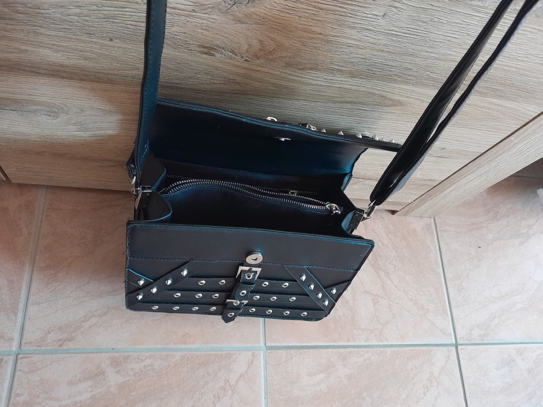 Taschen für Damen: Sac à main GOTHIC PUNK MÉTAL CLOUTÉ BLACK – Gebraucht aus Allens von MADE.IN.ROCK.N.ROLL 6