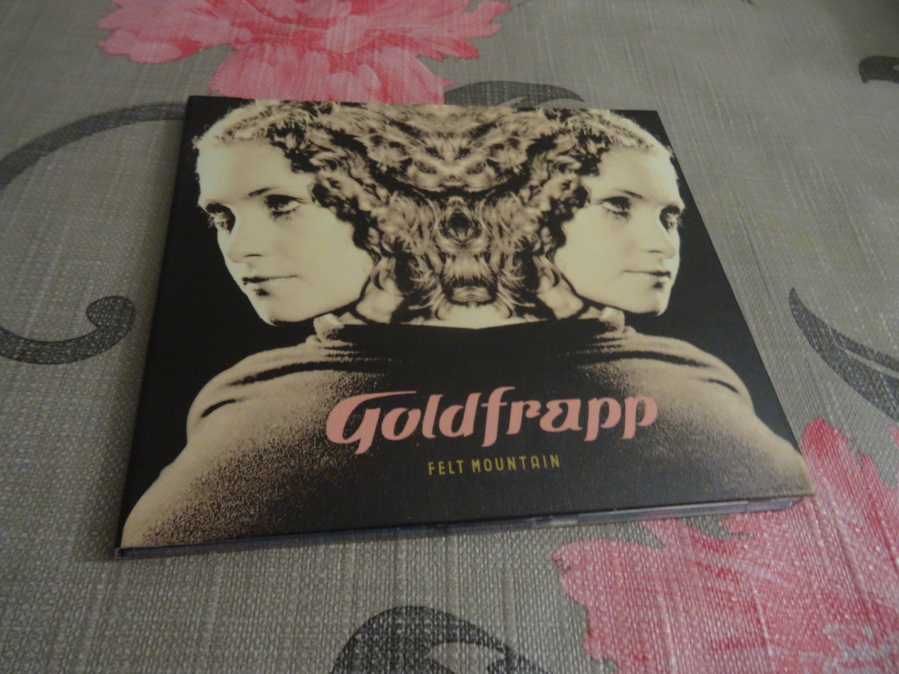 CD: Goldfrapp - Felt Mountain - CD – Usato da Olten venduto da Disc-Ausverkauf