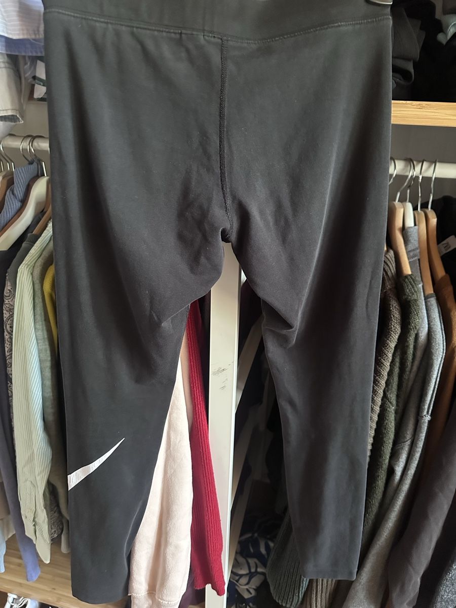 Nike Leggings: Nike Sportleggins Gr. M schwarz – Gebraucht aus Münsingen von Secondhand89 3