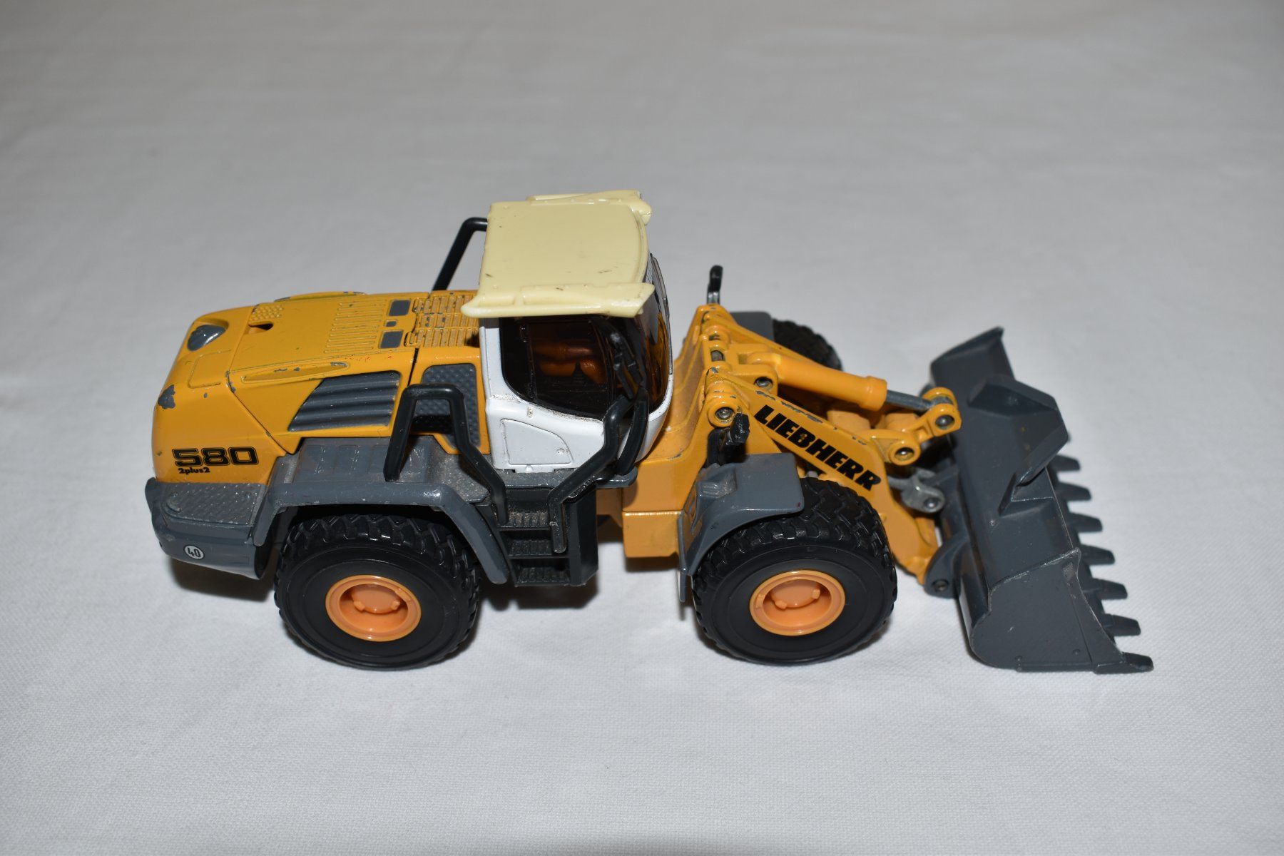 Siku Modellini d'auto: Siku 3533 Liebherr 580 Radlader Modellauto – Usato da Speicher venduto da Indigoblau_3 1