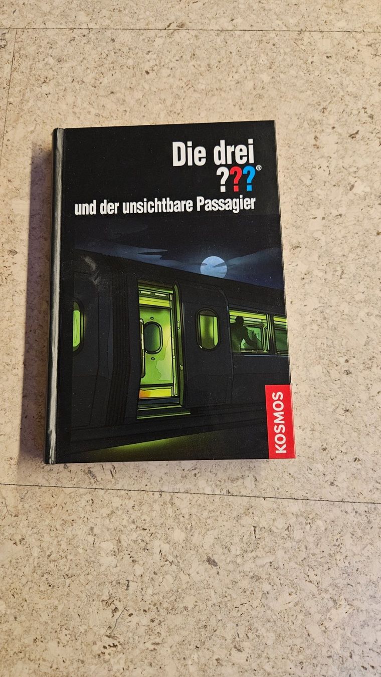 Libri: Buch Die drei ??? und der unsichtbare Passagier – Nuovo (secondo la descrizione) da Münchenbuchsee venduto da Yothu