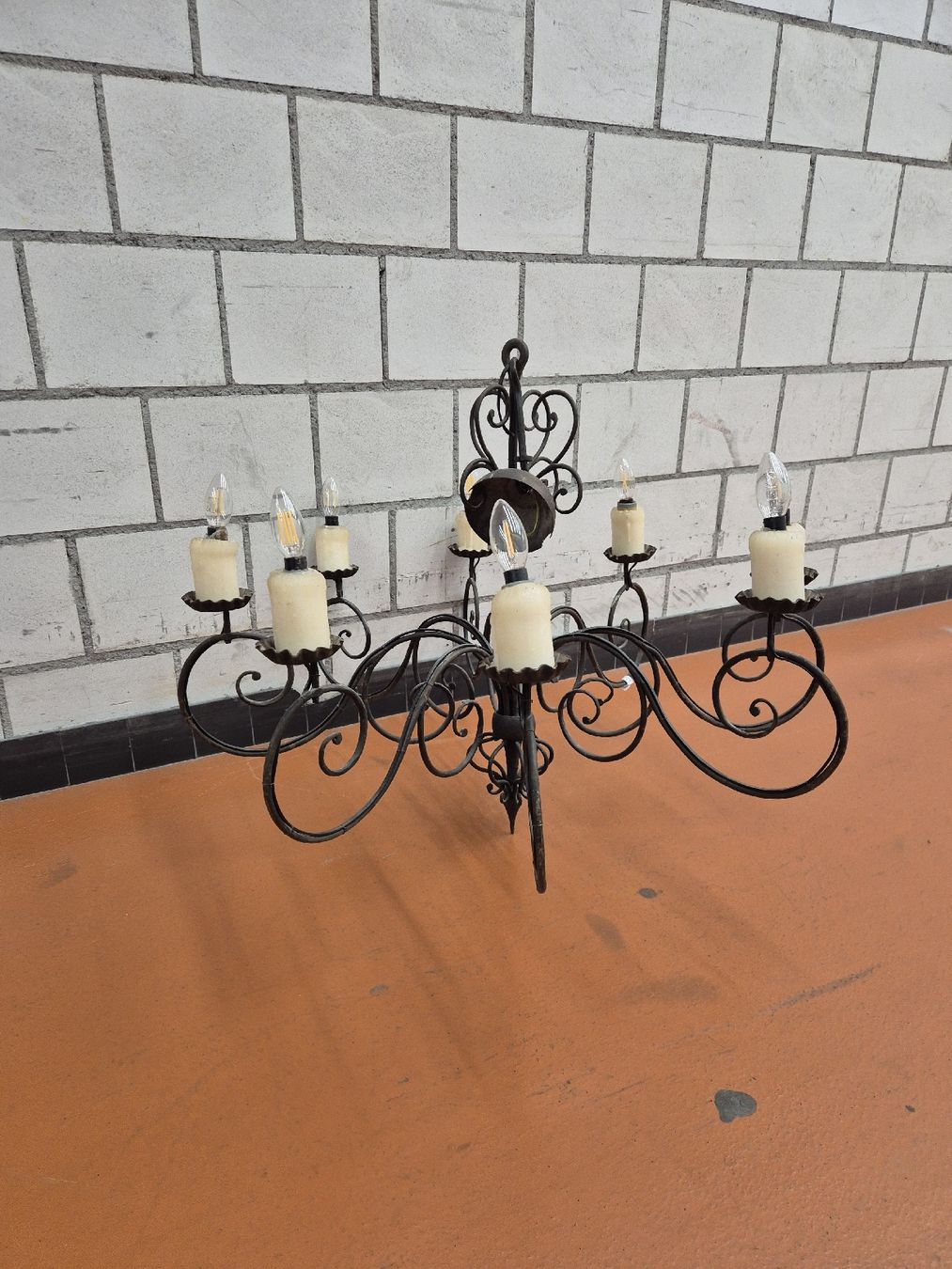 Lampadari & plafoniere: Deckenlampe Eisen 8 Arme Kerzenform – Usato da Bern venduto da latrouvaillebern 1