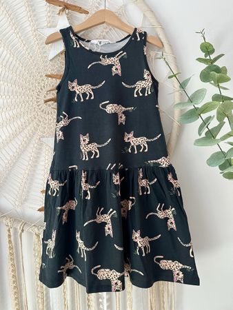 Kleid mit Leopardenmuster, sommerlich, Gr. 122/128 *NEUWERT