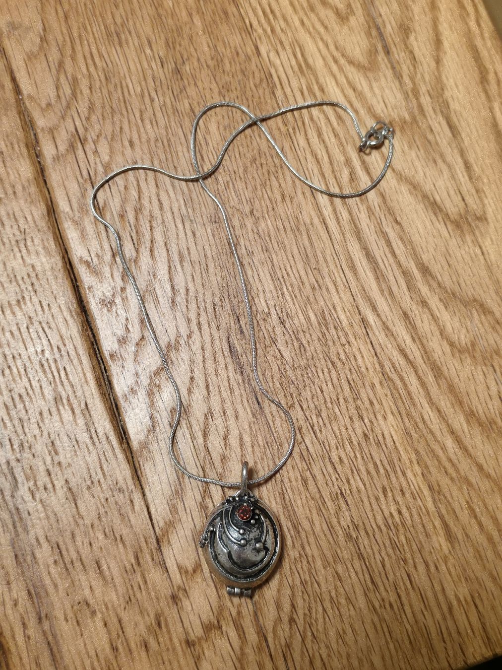 Ciondoli: Schönes Medaillon  Vintage Geschenkidee – Nuovo e nell'imballaggio originale da Amriswil venduto da newschweiz