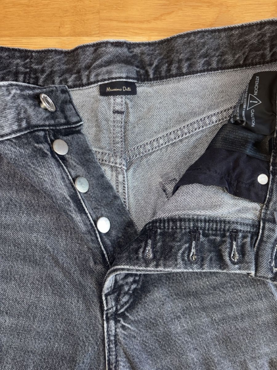 Massimo Dutti Jeans: Massimo Dutti grau Used Look Grösse 38 – Usato da Aarburg venduto da Petite-closet-Loop 2