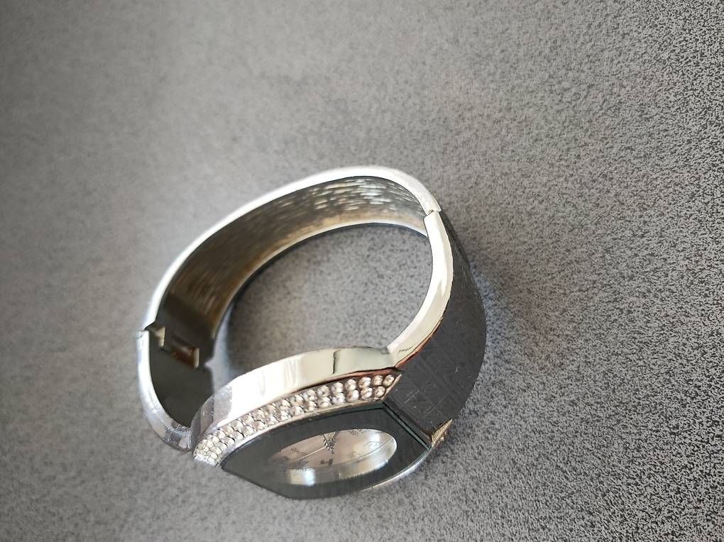 Uhren: schmuck Damenuhr – Gebraucht aus Schlattingen von armeFrau 2