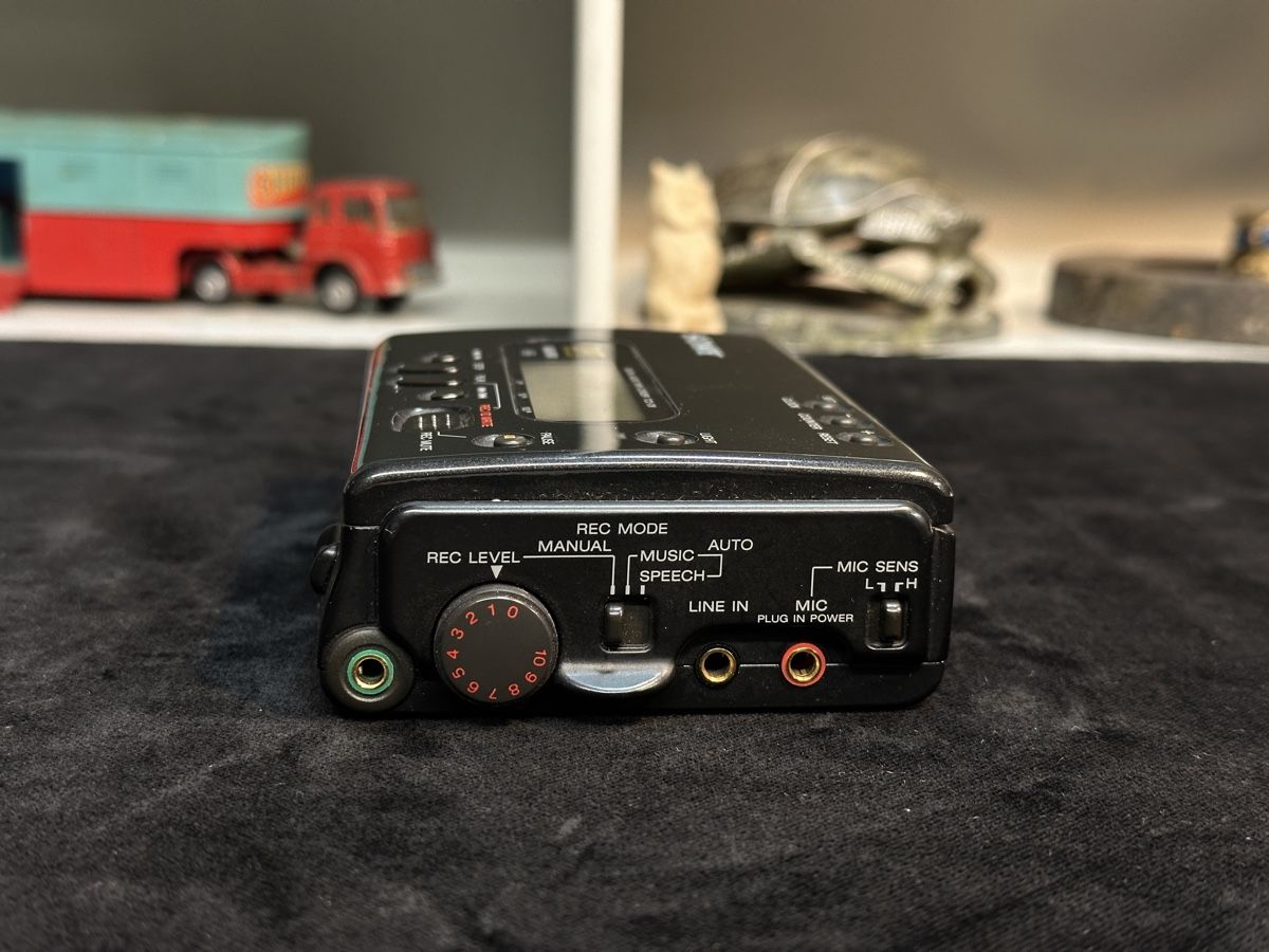 Sony Aufnahmegeräte: SONY TCD-D8 DAT Walkman Recorder – Defekt aus Wädenswil von HobbyZimmer 2