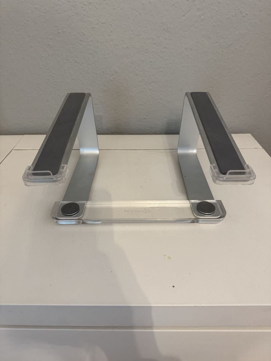 Racks & Cavalletti: Griffin Laptopständer Aluminium Silber  – Usato da Zürich venduto da giztee