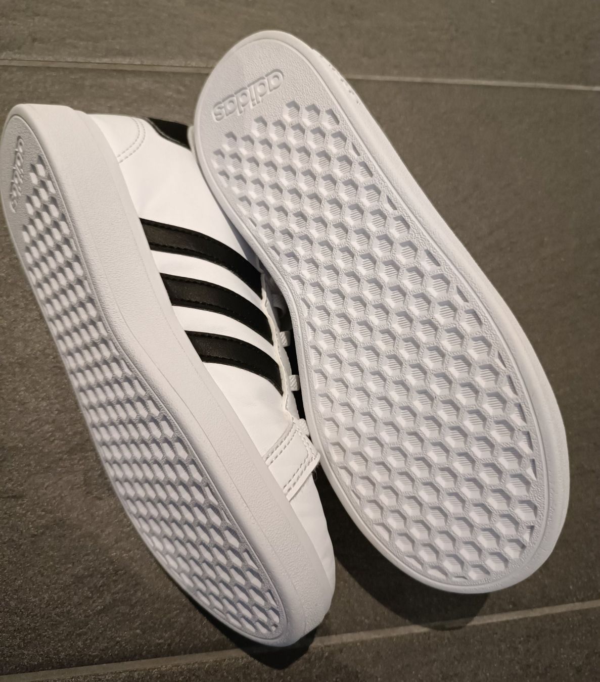 Adidas Schuhe für Jungen: Adidas Turnschuhe Gr. 34 – Neu (gemäss Beschreibung) aus Wangs von Pammy333 2