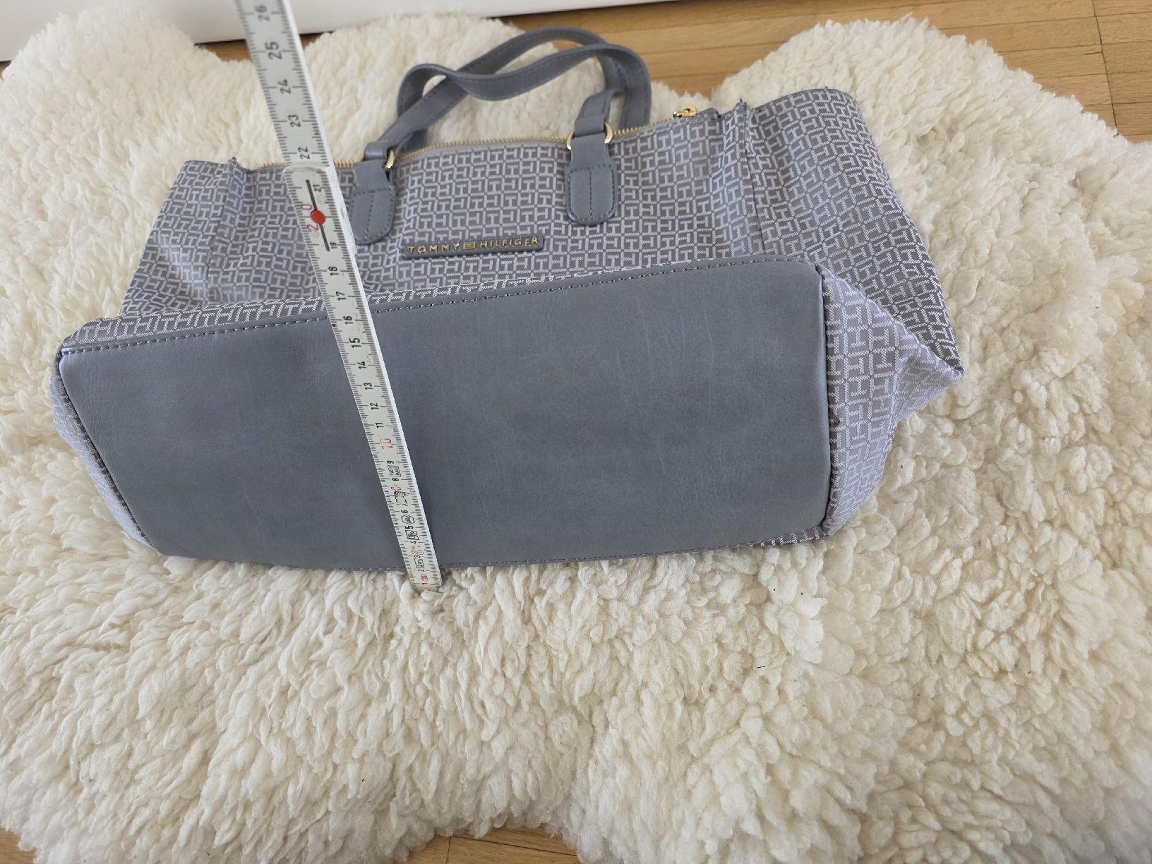Tommy Hilfiger Borse da donna: Tommy Hilfiger Handtasche Grau – Usato da Laufenburg venduto da may_r2st 5