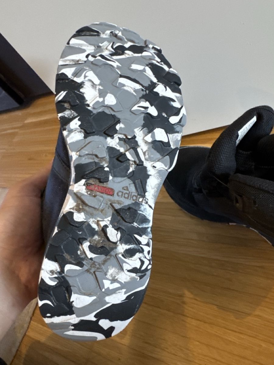 Adidas Schuhe für Jungen: Adidas  – Gebraucht aus Menzingen von Dali2504 3