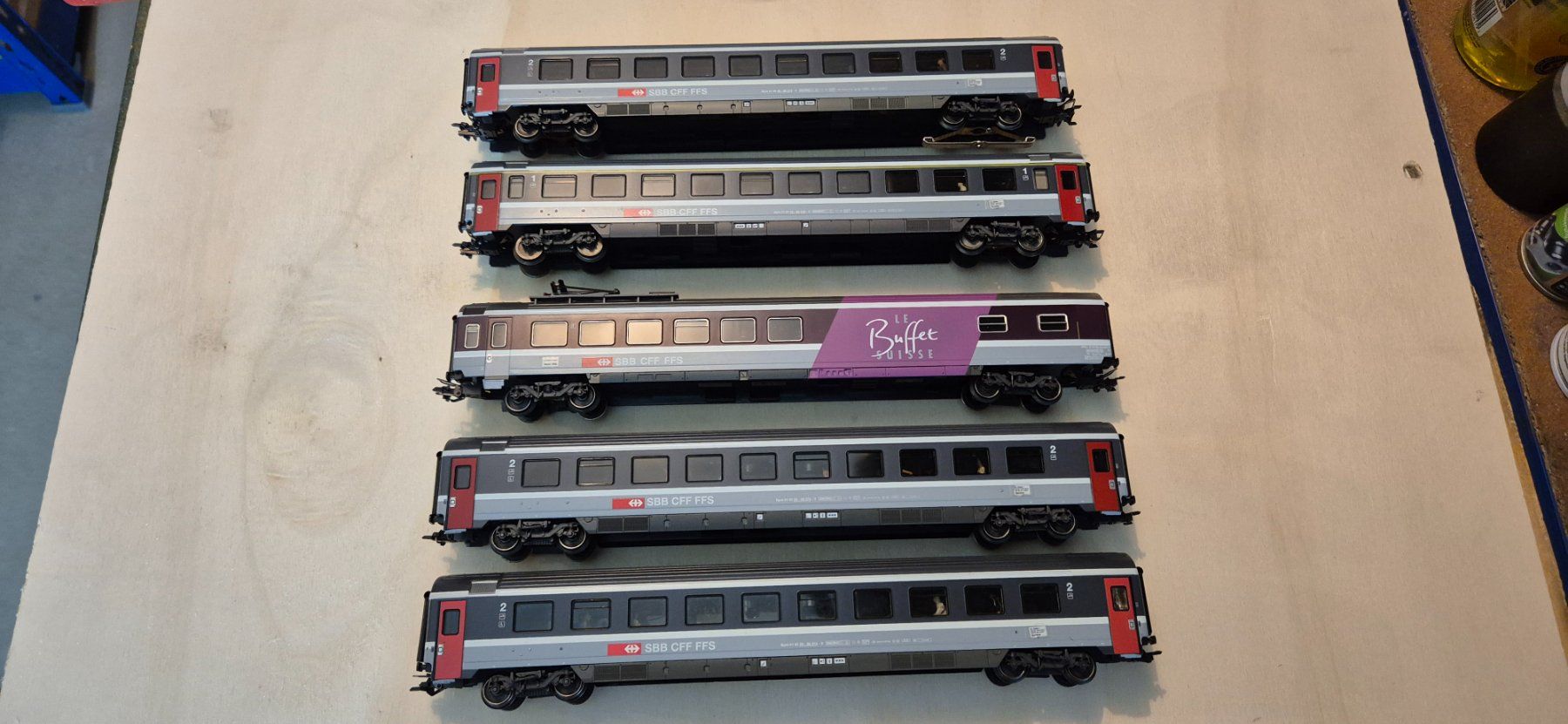 Märklin Modellini di ferrovie: Märklin SBB Schnellzug 5-teilig – Usato da Dübendorf venduto da Aki1965 6