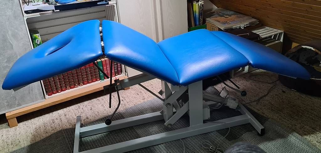 Liegen & Liegestühle: Therapieliege – Gebraucht aus Ossingen von joujoux62 2