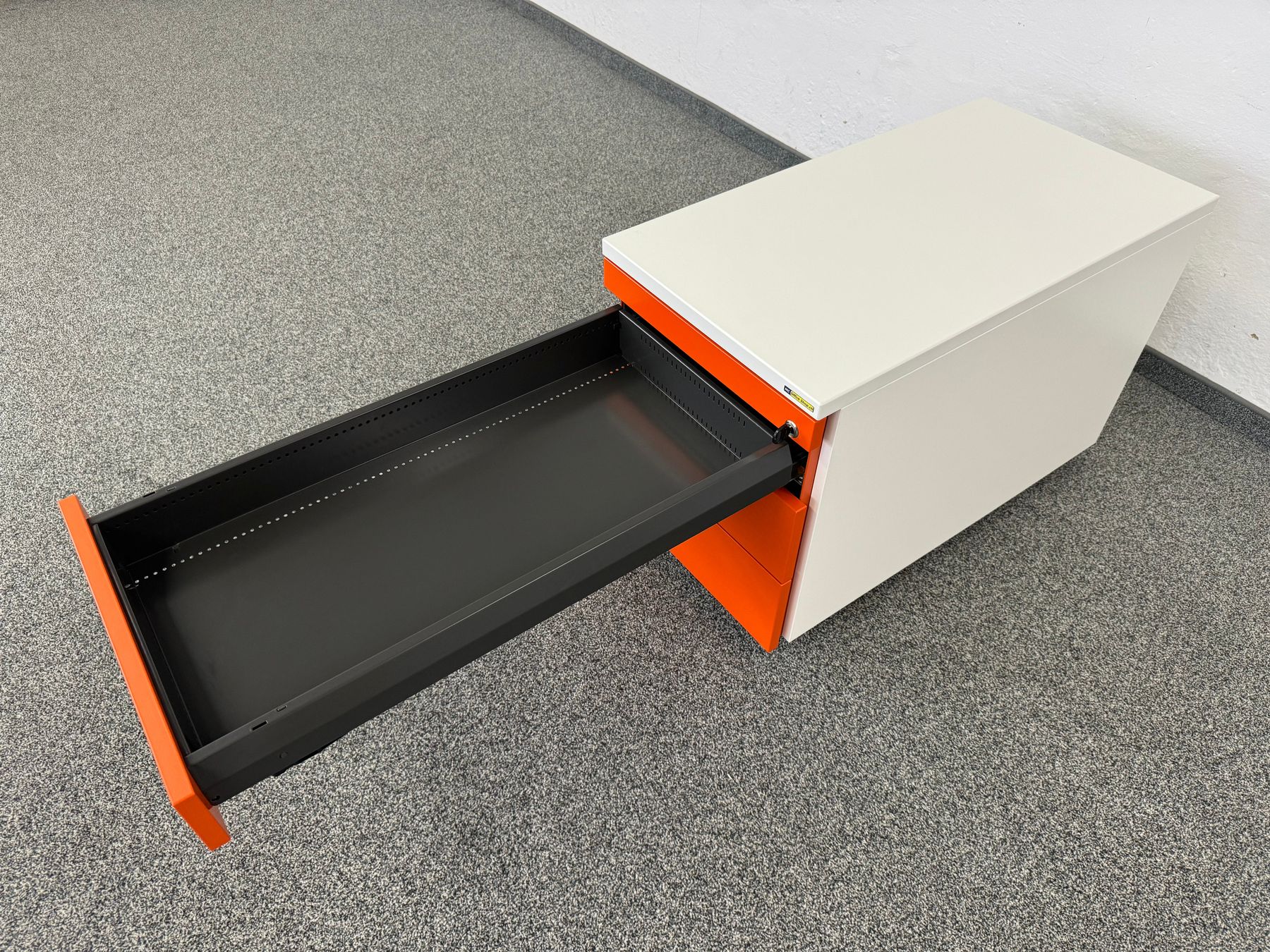 Banconi: König + Neurath Container Roll-Korpus Weiss-Orange 4 – Usato da Schönenwerd venduto da mcofficeshop 3