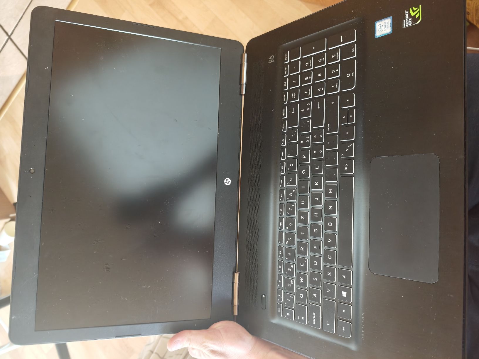 Hewlett Packard Notebook: HP Pavilion 17-ab360nz Defekt – Usato da Sarnen venduto da Laut_musik