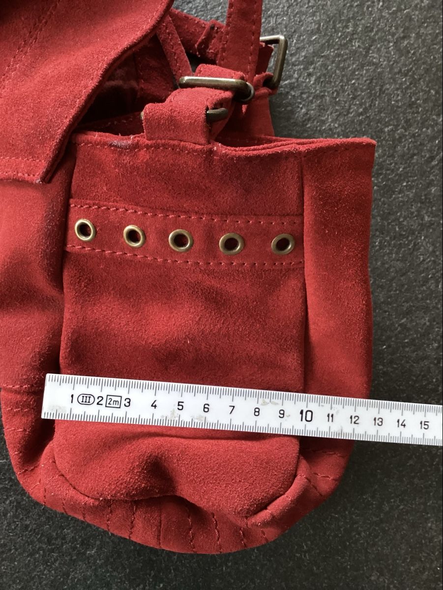 Taschen für Damen: Wildledertasche rot – Gebraucht aus Ittigen von franzis6 3