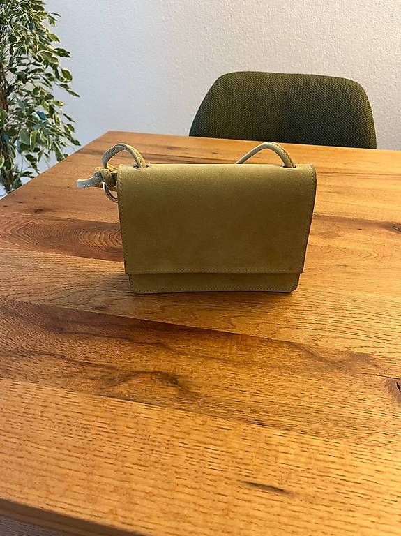 Borse da donna: Tasche olivgrün - NEU – Nuovo (secondo la descrizione) da Zürich venduto da K.B123
