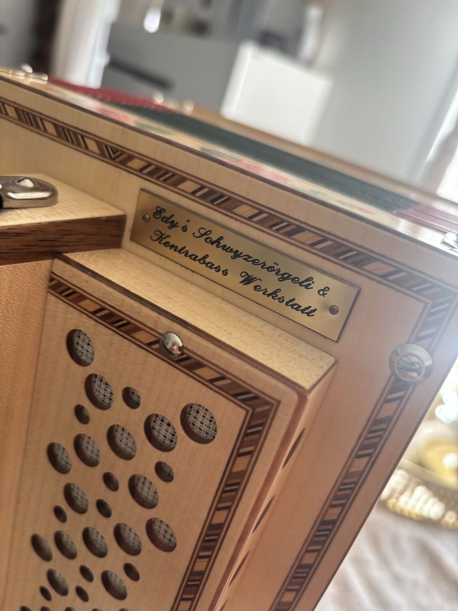 Strumenti musicali: Schönes Schwyzerörgeli B – Usato da Horw venduto da Oergeli0074 8