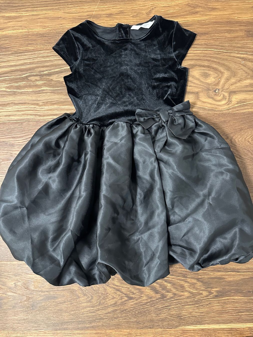 H&M Vestiti & Gonne: Festliches Kleid Grösse 134/140 – Usato da Brunnen venduto da annitime