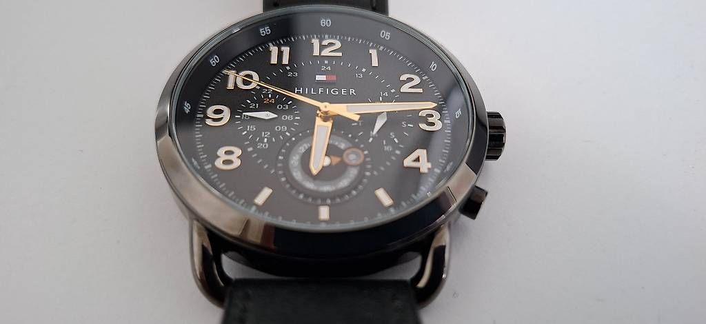 Tommy Hilfiger Orologi: Tommy Hilfiger Bold Chronograph Neuwertig – Usato da Bern venduto da Wario 1