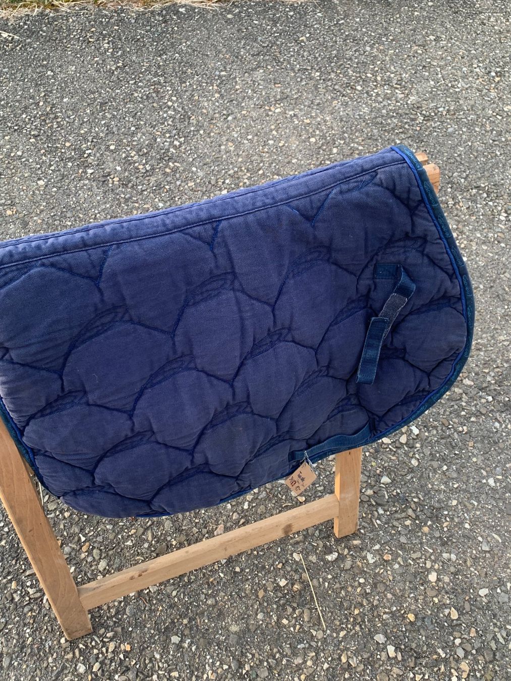 Sattel & Sattelzubehör: Tapis de selle Pessoa – Gebraucht aus Lamboing von pet_djp8