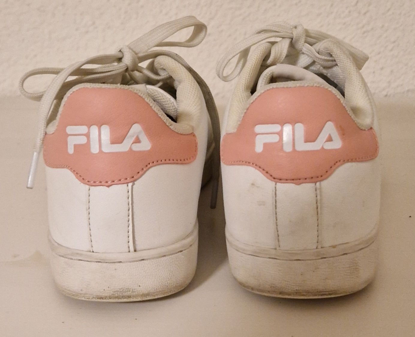 Fila Scarpe da donna: weiss-rosa Fila Sneaker, Gr. 38 – Usato da Menziken venduto da chs_xd76 2