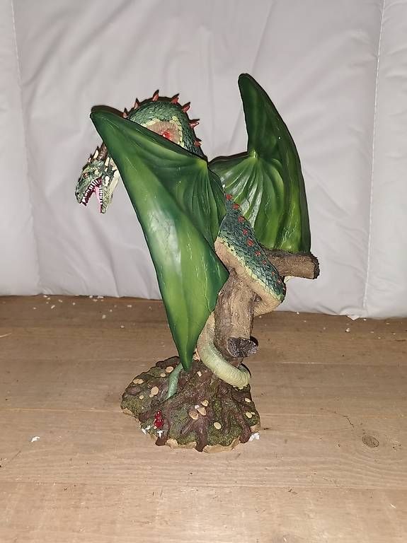 Tutte le decorazioni: Drachen Statue Tudor Mint zu verkaufen – Usato da Mattstetten venduto da daniel.zihler 2