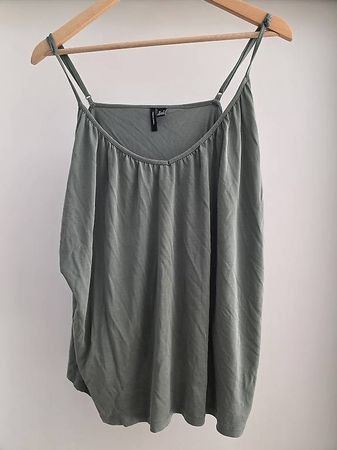 Top M Vero Moda sagegreen kaum getragen