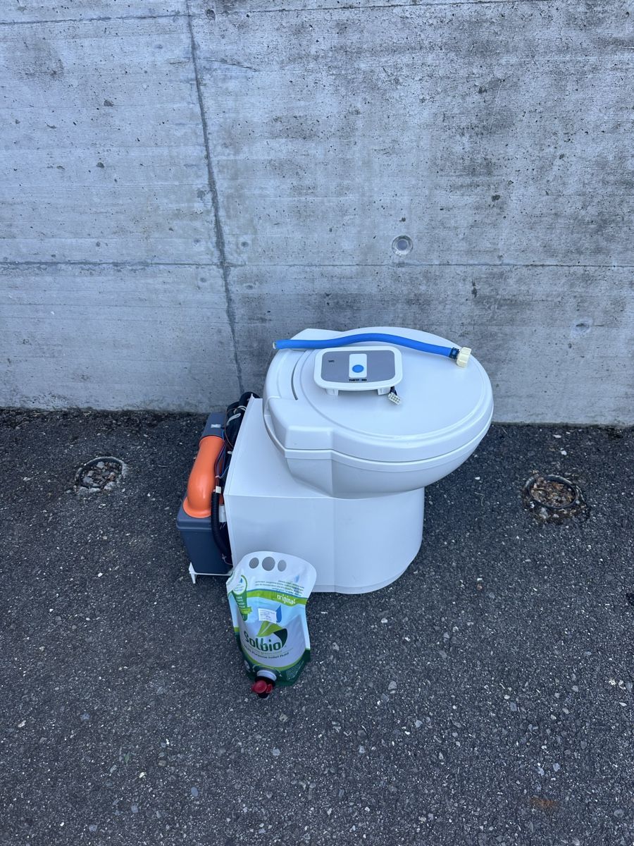 WC: Camping WC für Wohnmobil oder Wohnwagen – Gebraucht aus Staufen von MFRS 1