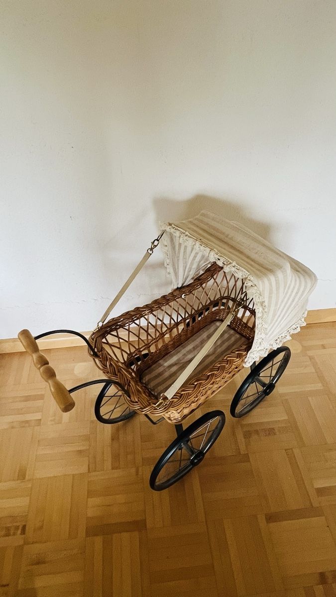 Puppenwagen: Antiker Puppenwagen – Gebraucht aus Röschenz von tan_xlt9