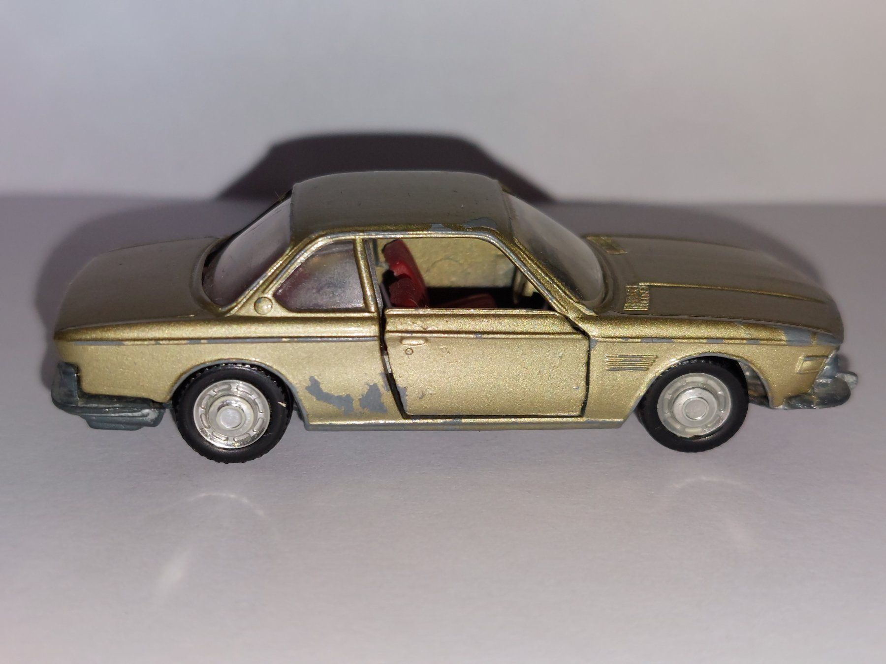 BMW Modellini d'auto: BMW 2800 CS 1:66 Schuco Nr.815 – Usato da Diegten venduto da isetta590 2