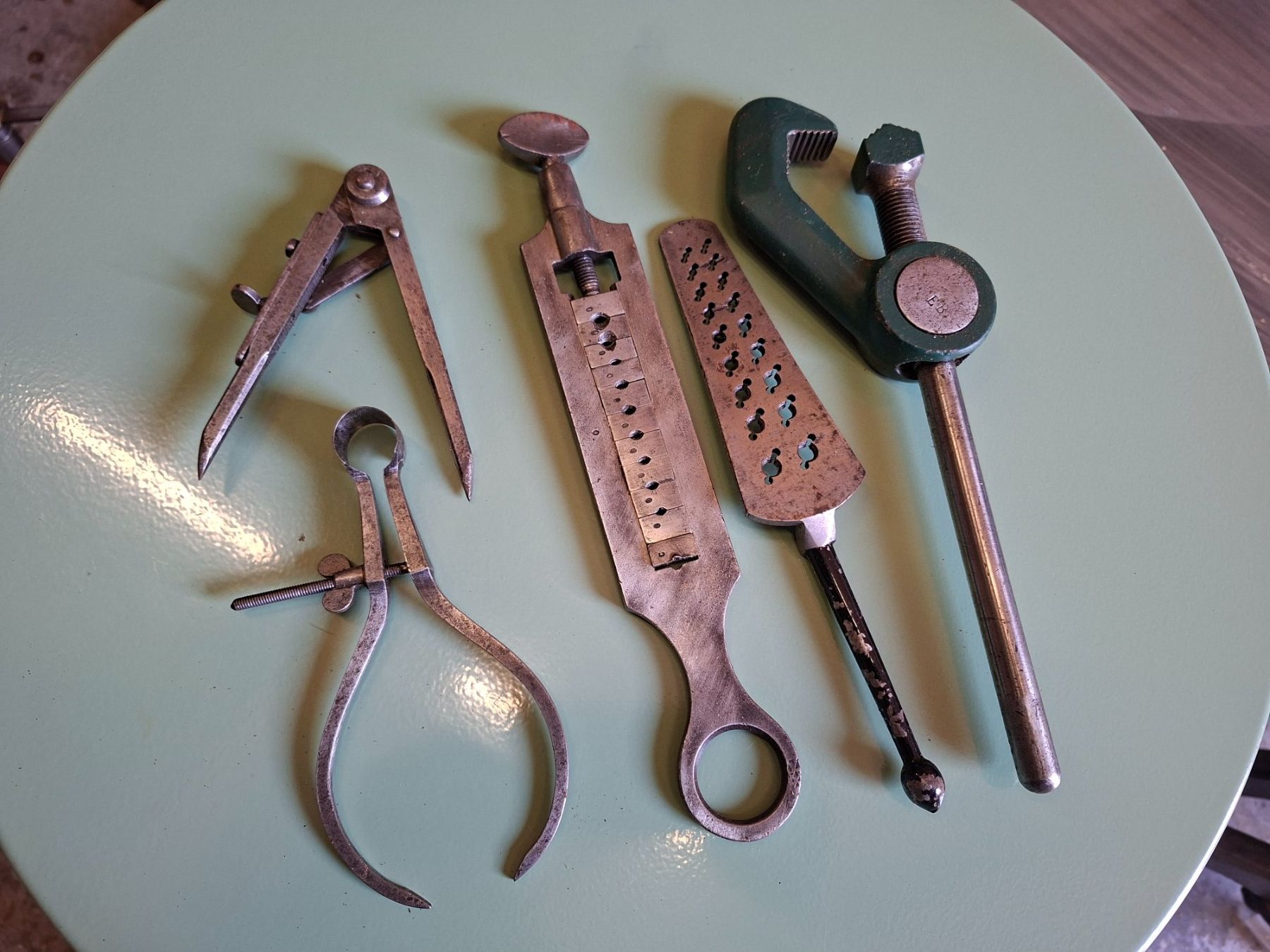 Tous les outils: Antike werckzeugset – D'occasion à Schaffhausen par meteor7 3