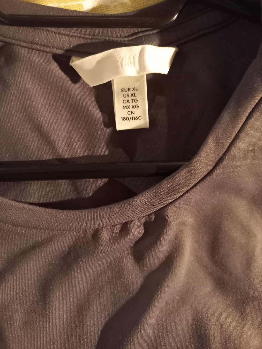 H&M T-shirt: Shirt – Usato da Erlen venduto da MarinaLibelle77 1