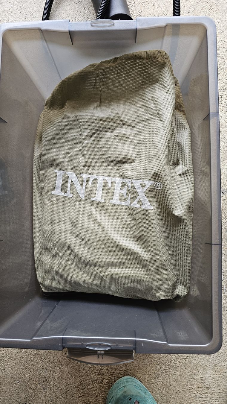 Materassi: Intex Aufblasbare Campingmatratze – Usato da Alberswil venduto da nic_kcs7