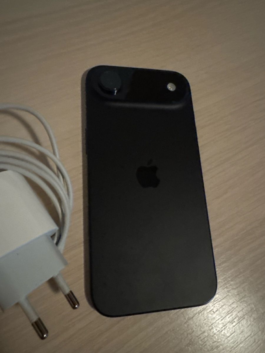 Apple Portables: iPhone air 256gb black!! – D'occasion à Schönried par den_2f6c 2