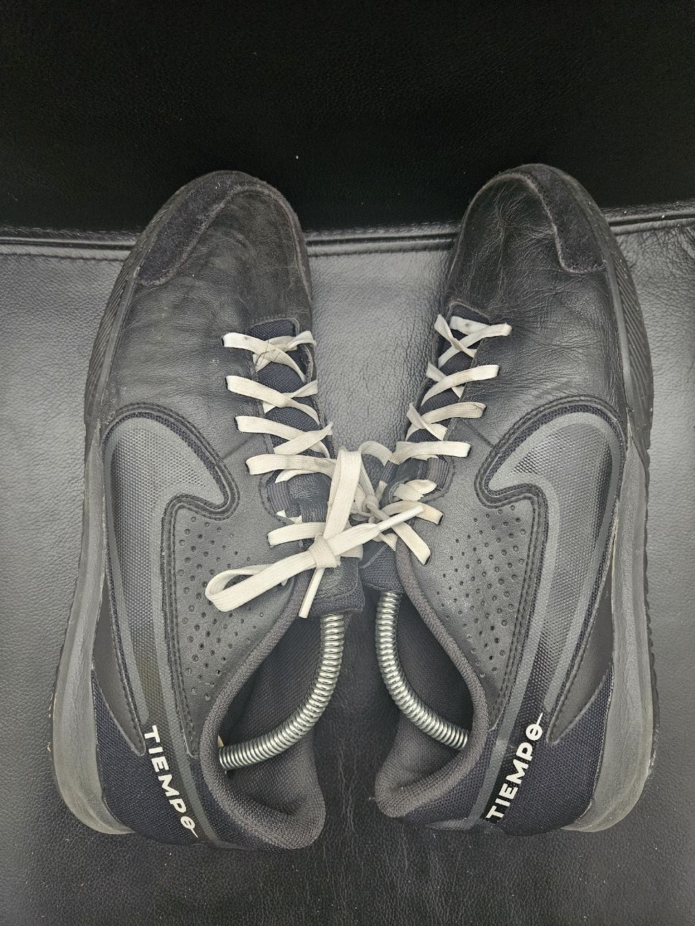 Nike Herrenschuhe: Nike Tiempo Hallenschuhe Gr 42.5 – Gebraucht aus Emmenbrücke von TopGato 2