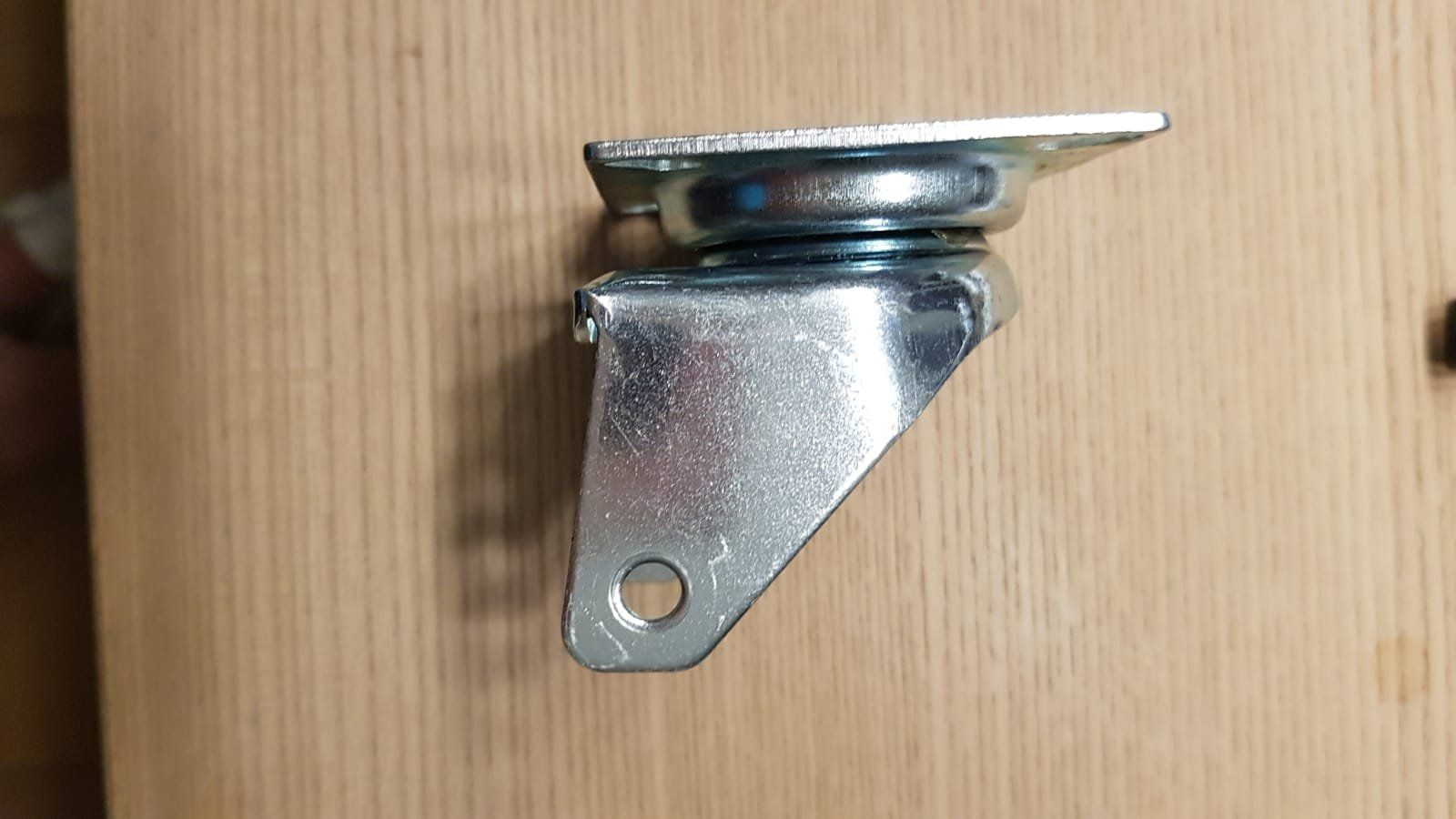 Altro per stoccaggio & trasporto: Lenkrollenhalter -GRATIS - Support pour roulettes pivotantes – Nuovo e nell'imballaggio originale da Spiegel b. Bern venduto da ale_x59l 4