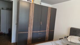 Kleiderschrank zu verkaufen