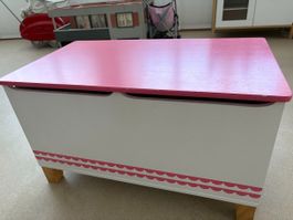 Spielzeugkiste weiss pink Motiv guter Zustand