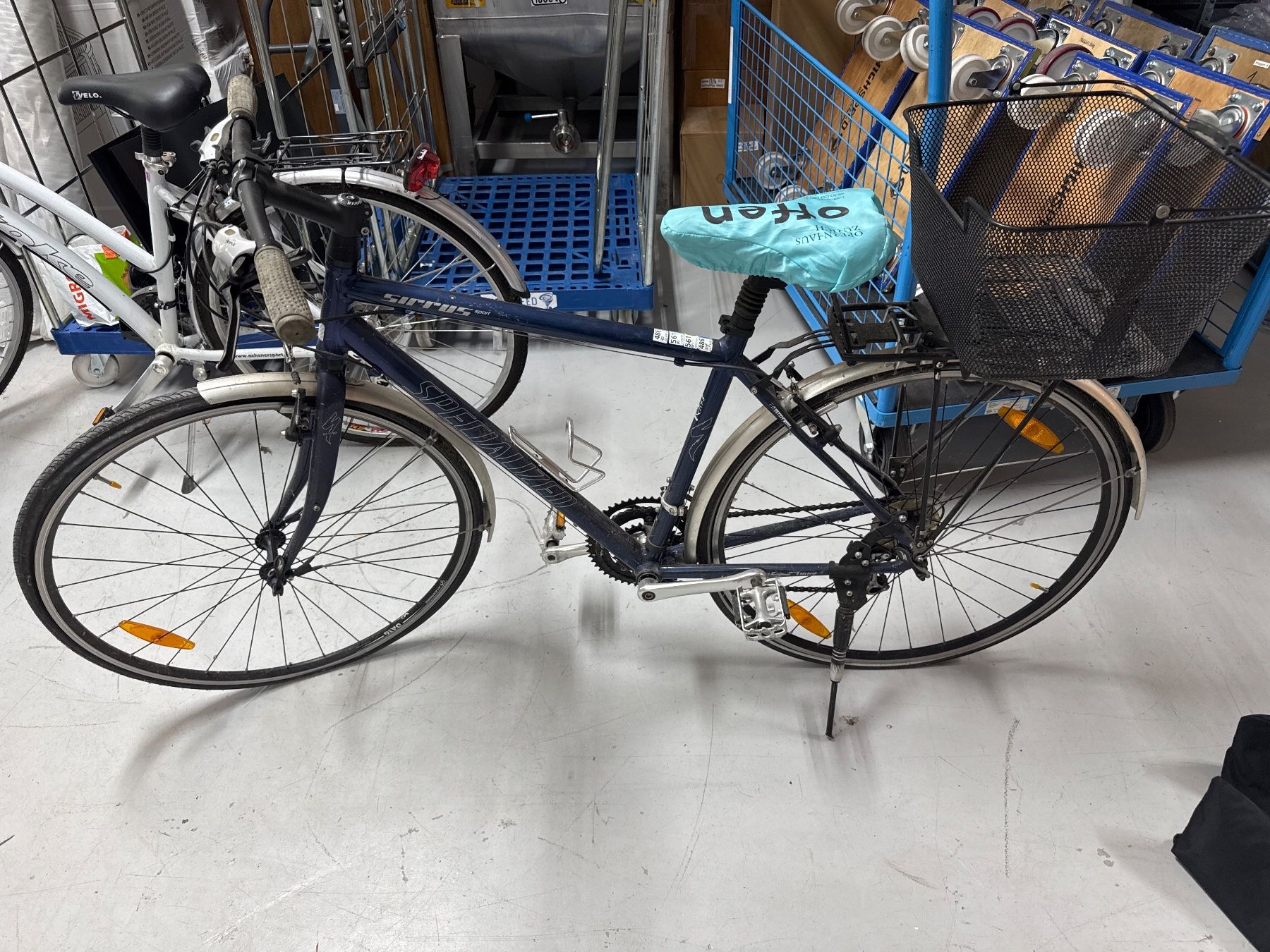 Velos: Citybike mit grossem Korb – Gebraucht aus Dietlikon von HighspeedUmzug