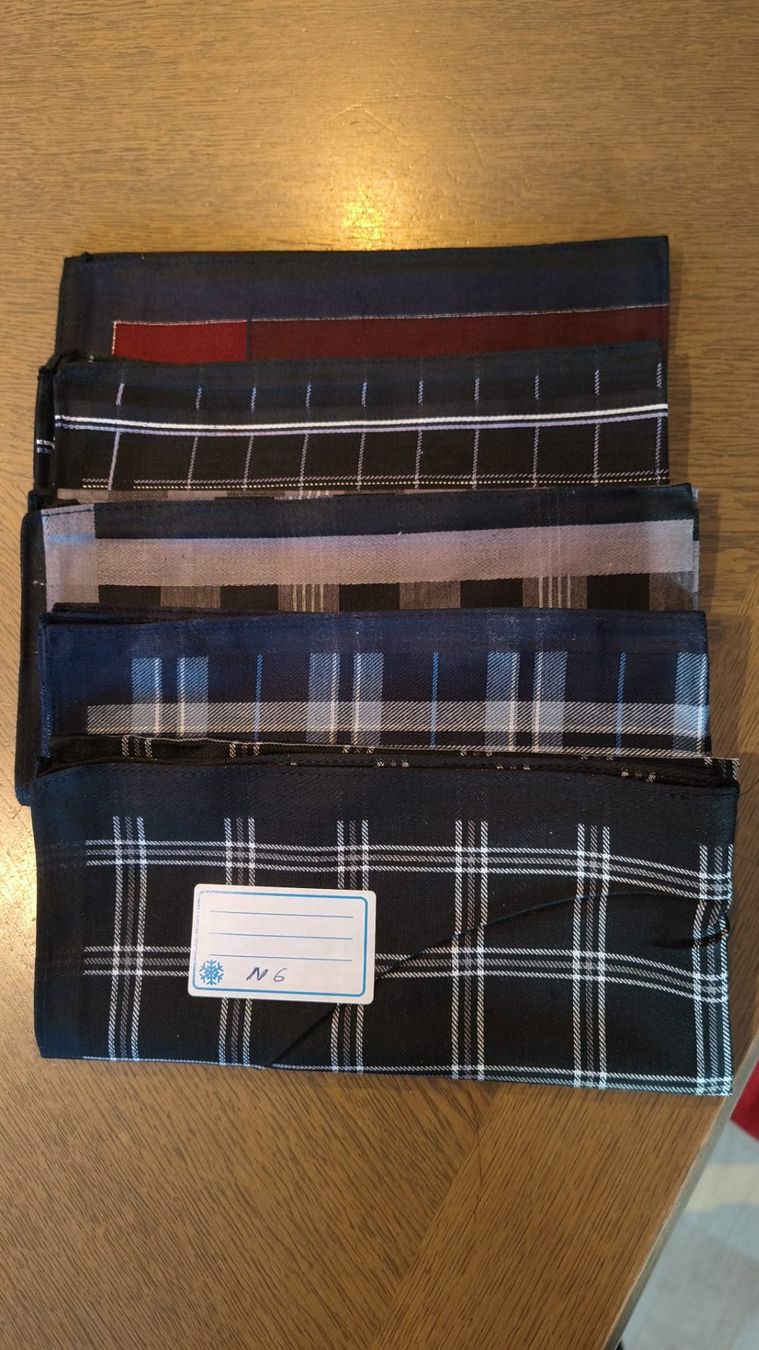 Sonstige Kleidung & Accessoires: Stofftaschentücher, 5 Stück – Neu (gemäss Beschreibung) aus Grächen von Hel7890