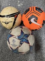 3 Fussbälle/ 1 neu 