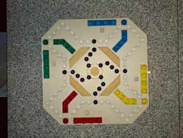 DOG Holz-Brettspiel mit Würfel, Karten und grossen Kugeln