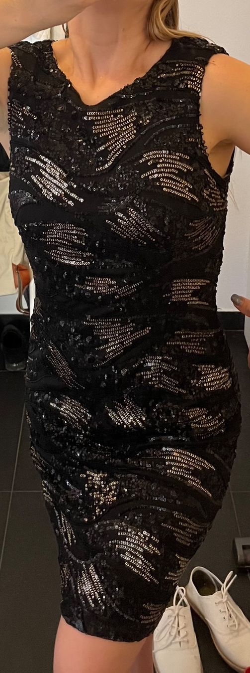 Only Vestiti: New brilliant luxury black dress  size S – Nuovo (secondo la descrizione) da Chêne-Bougeries venduto da Seetooyoo