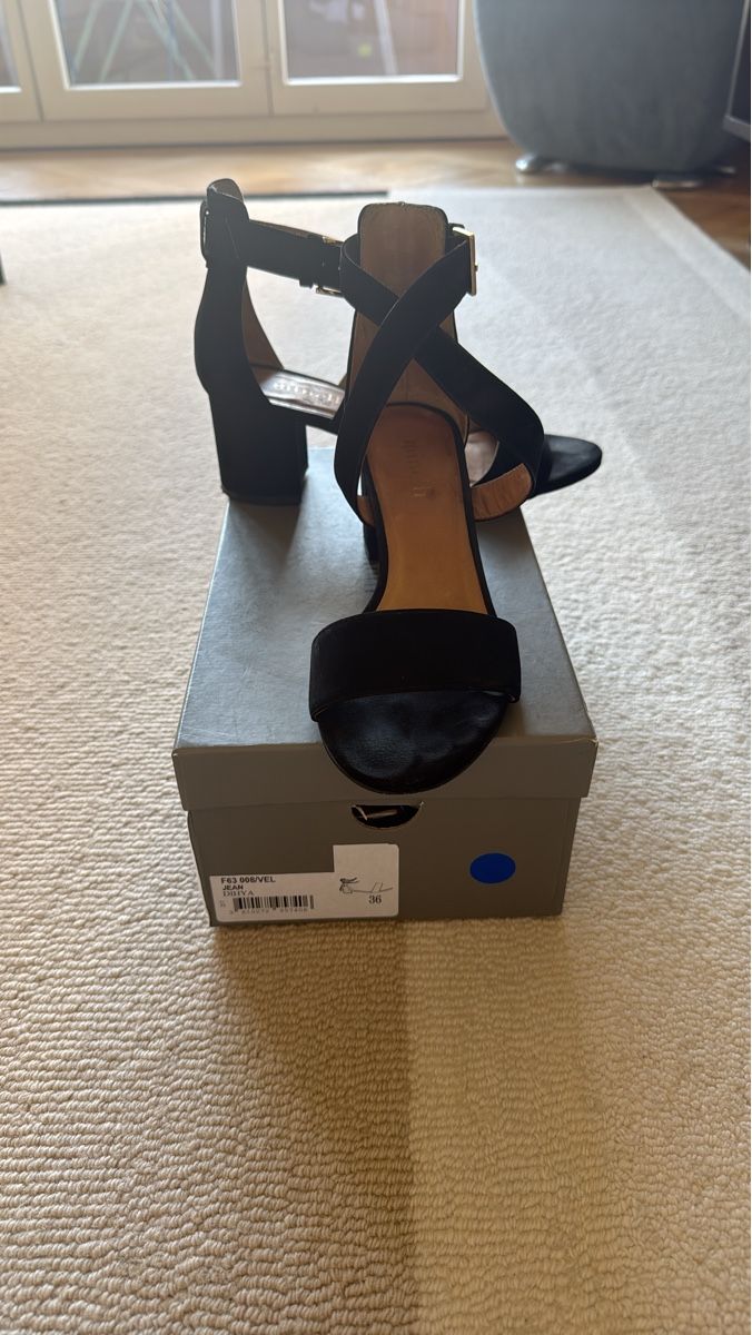 Scarpe da donna: Minelli - Sandales noires à talons – Usato da Genève venduto da cece22